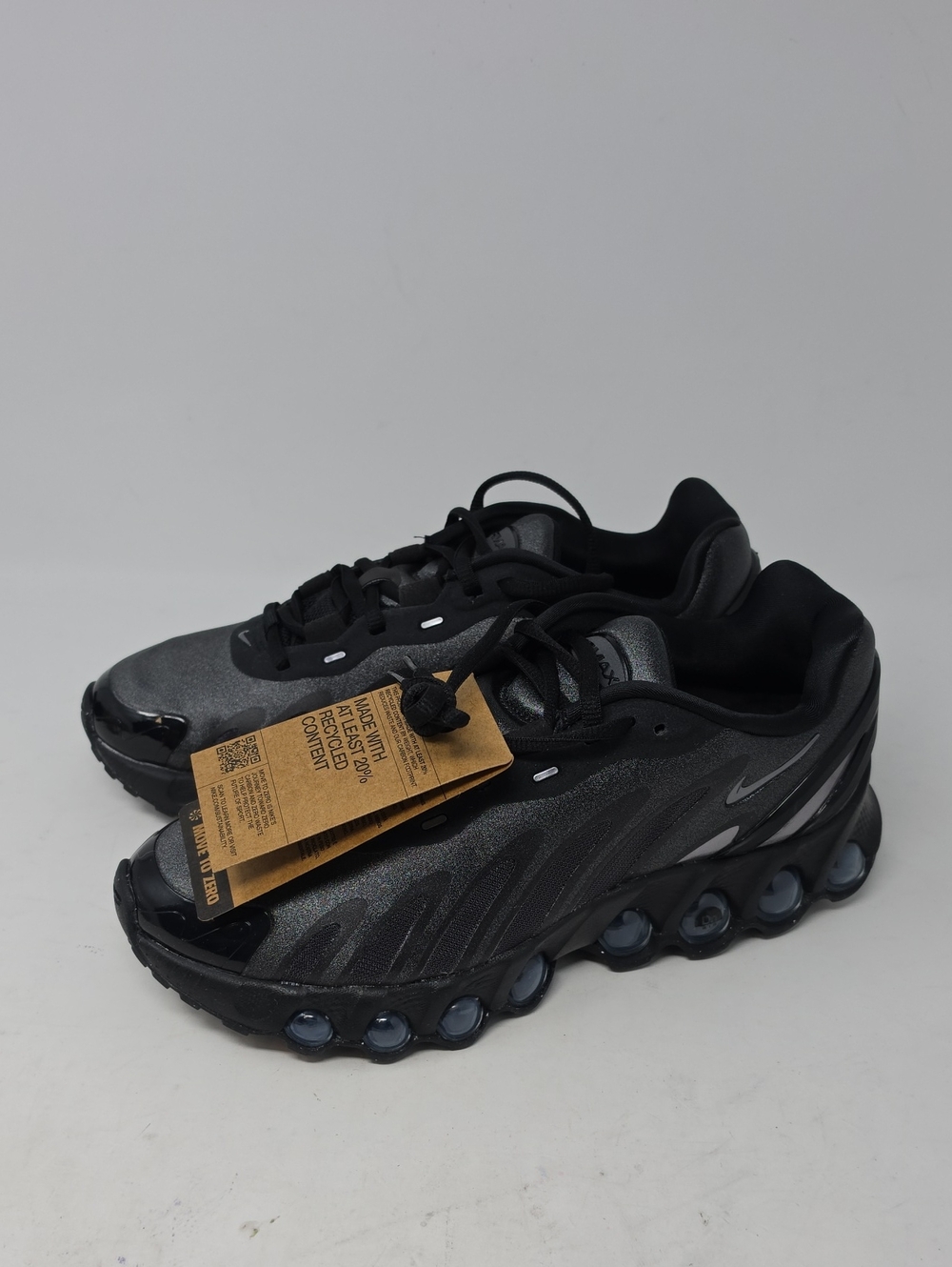 Nike Air Max DN8 Women Black Athletic Running Shoes with Air-Cushion Sole Size 8